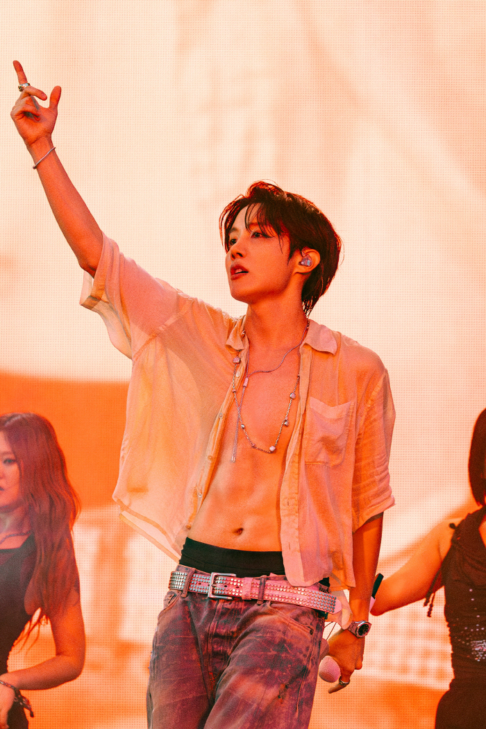 제이홉, 혼자서 '롤라팔루자' 찢었다 