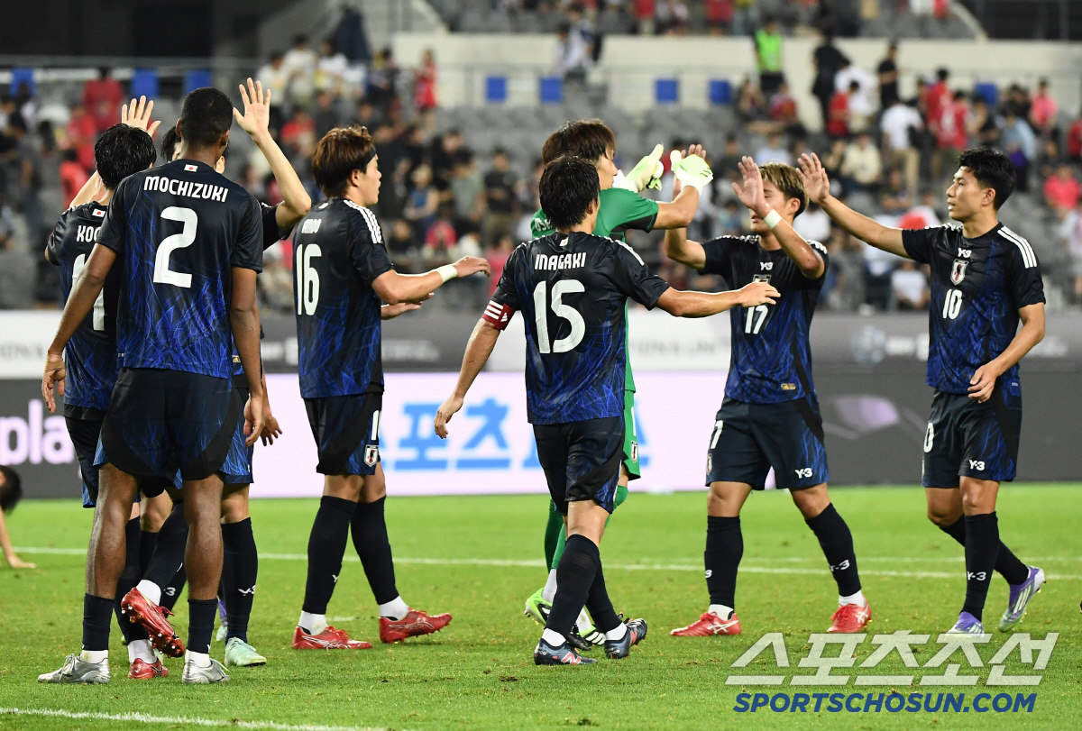 "2만명이나 비었어!" 또또 관중석 지적, 日 3년 전 '한-일전 흥행 …