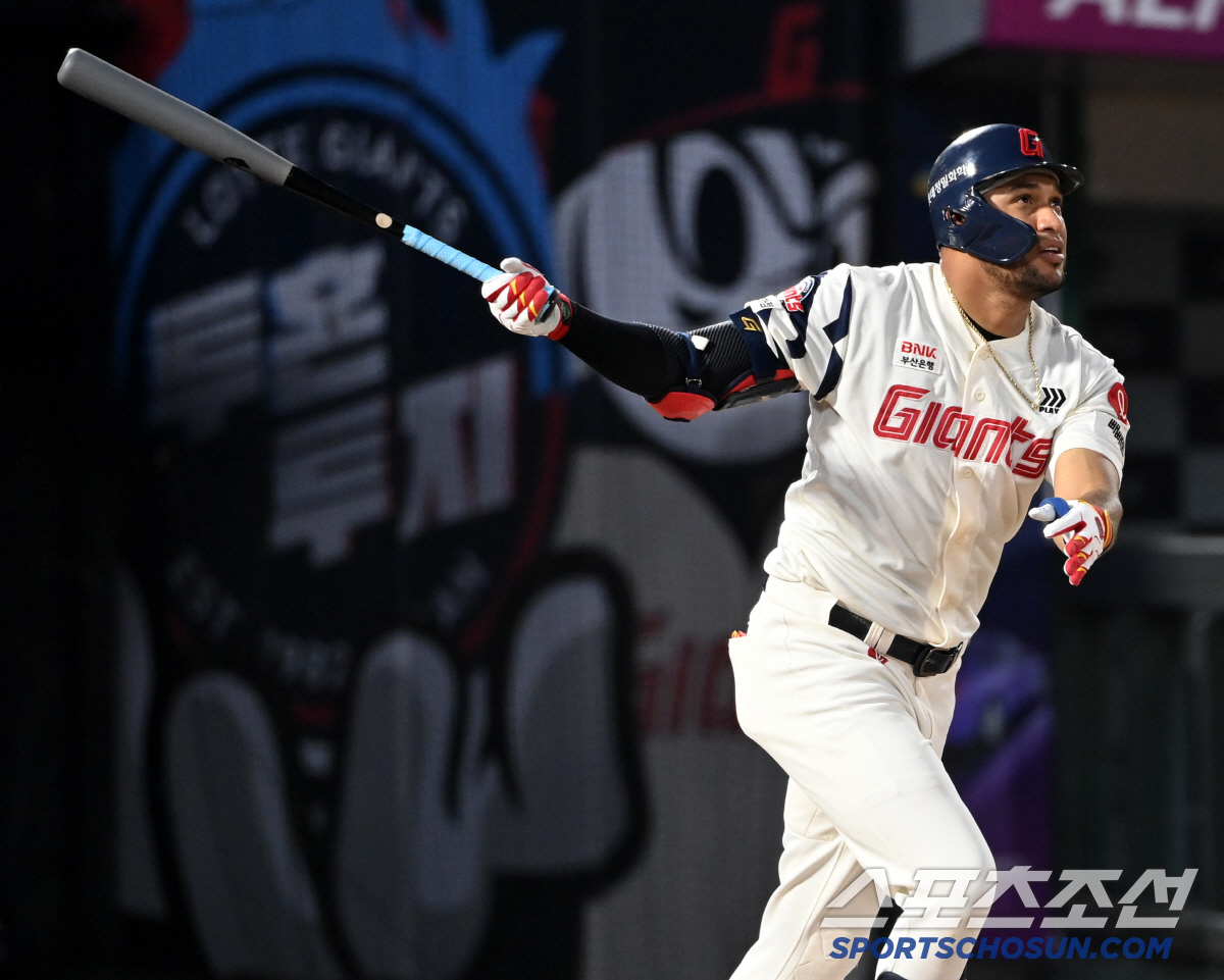 한화 잡으러가야지? '팀타율 1위' 롯데, 후반기 달라져야할 1순위 요소…