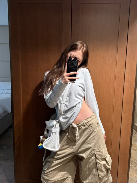 [SCin스타] 아이브 안유진, 크롭톱으로 완성한 여름 비주얼…“탄탄+상…