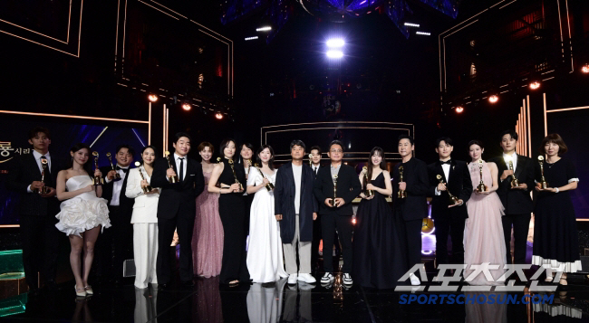 [제4회 BSA] '폭싹'의 독주일까, 반전일까..'청룡'이라 가능한 '…