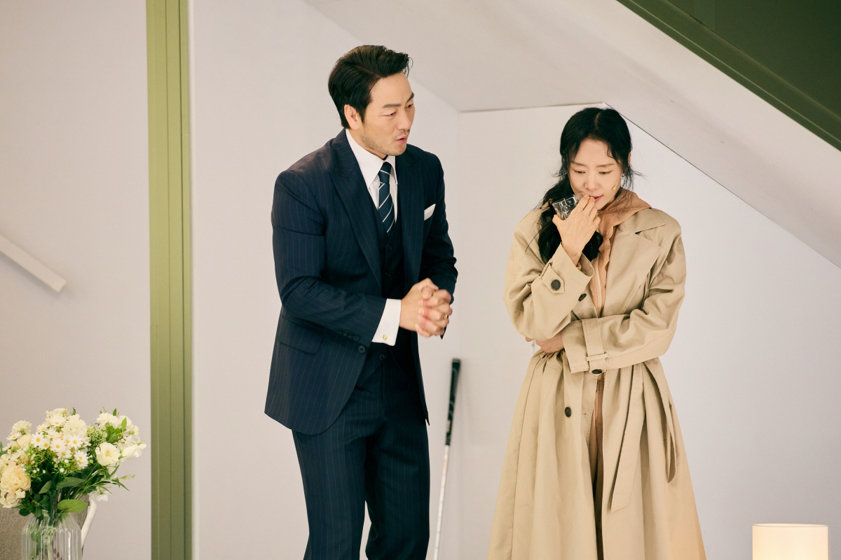 전도연·박해수 연극 '벚꽃동산' 해외 투어 돌입…홍콩·싱가포르 K-연극 …