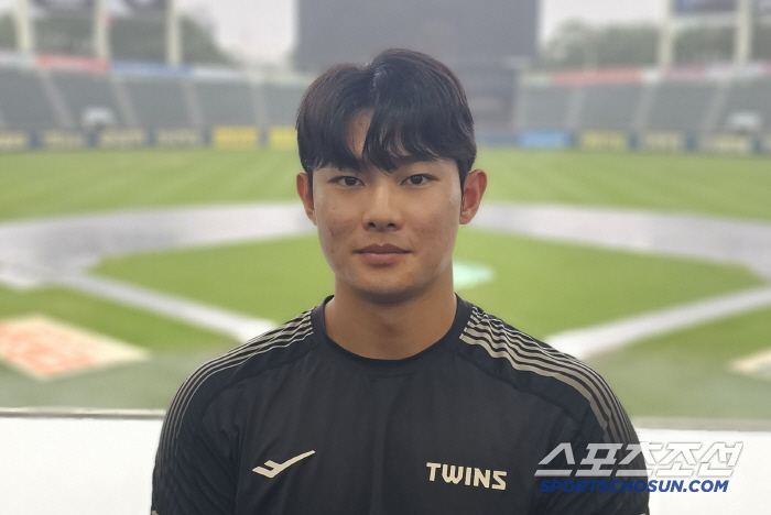 팀내 최다등판 2위가 157km 고졸 신인이라니... 승,세,홀 얻고 올스타까지. 더할나위 없던 전반기 
