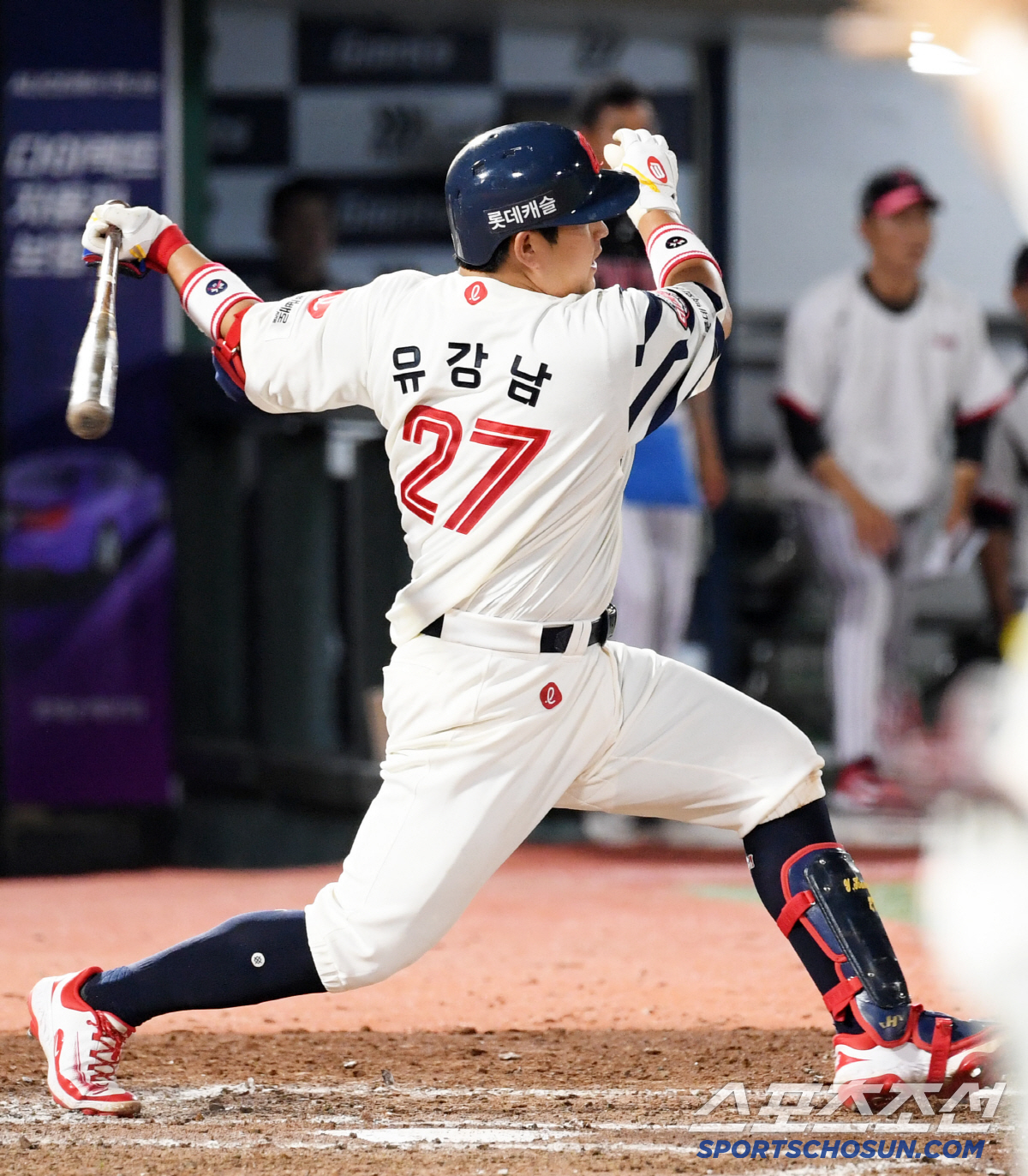7년만의 부활? '대타 횟수 꼴찌' 김태형식 믿음의 야구 → 80억 방망…