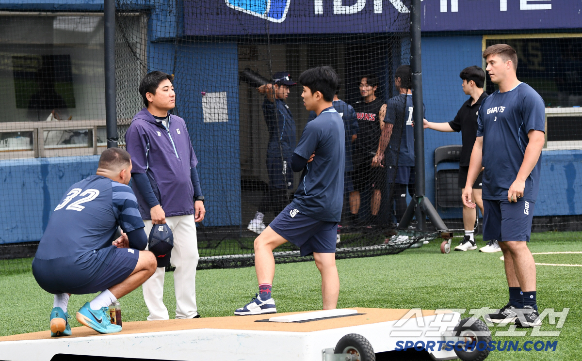 [포토] 감보아-데이비슨 '비가 안 오길 바라며'