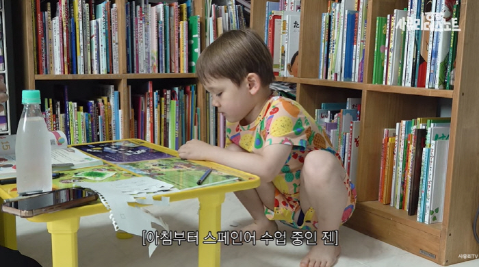 사유리子, 10일만 퇴학 당했지만 '언어는 천재'...6세에 5개 국어 …