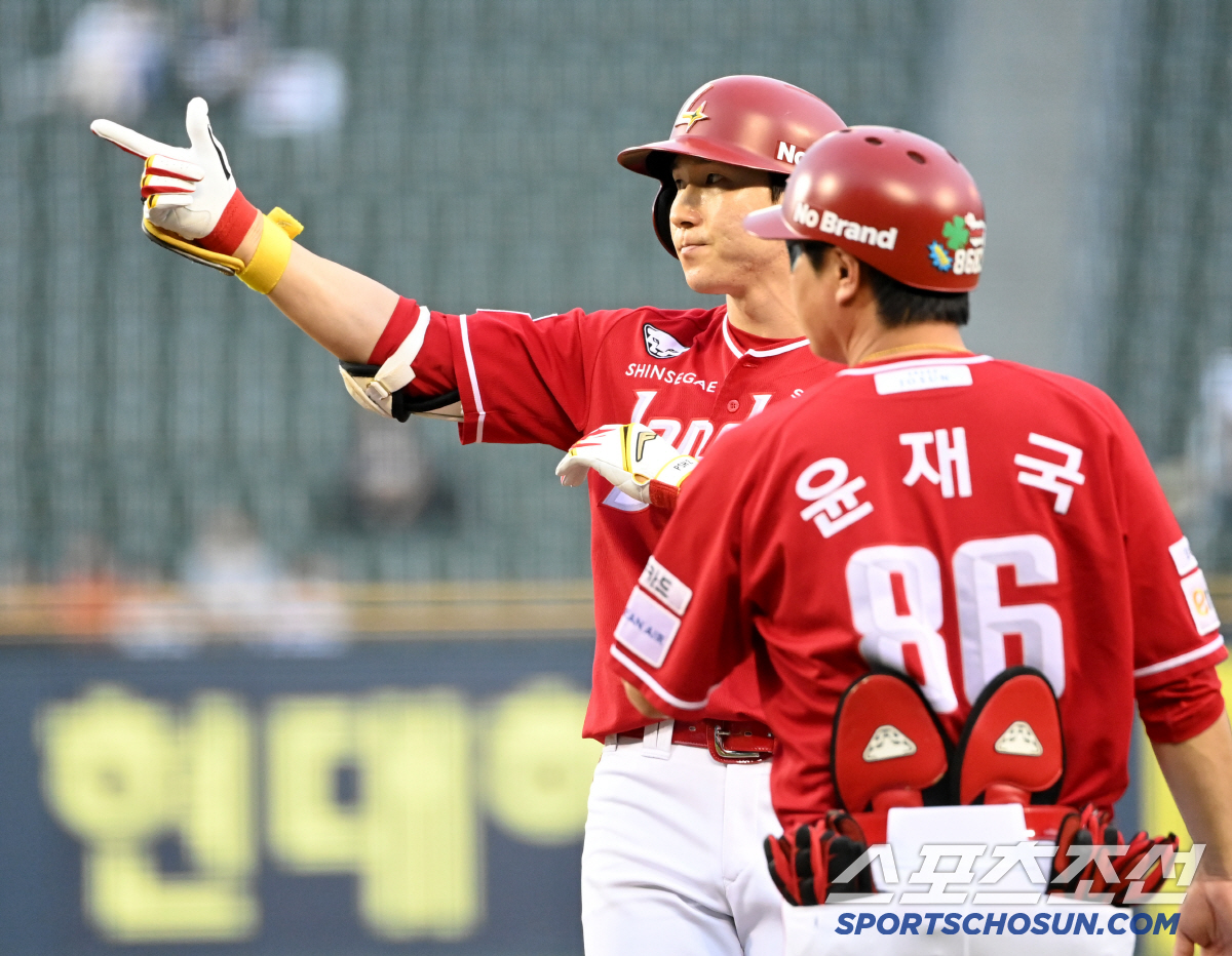 '이럴수가' 4년간 540경기 무리였나…센터 라인 핵심 붕괴, 완전체 또…