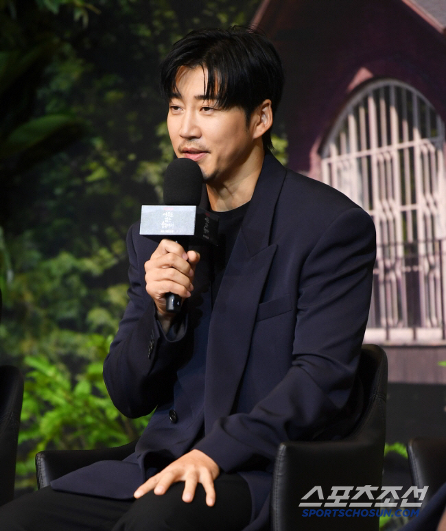 윤계상, 'god 해체 이유' 고백…"연기 때문이 아닌, 어른들 입김에 …