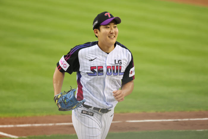 '2, 3, 6, 7, 9회' 하루에 병살타 5개라니! LG 내야진이 만든 승리…손주영 6이닝 1실점 역투 → 속터진 롯데에 2대1 신승 