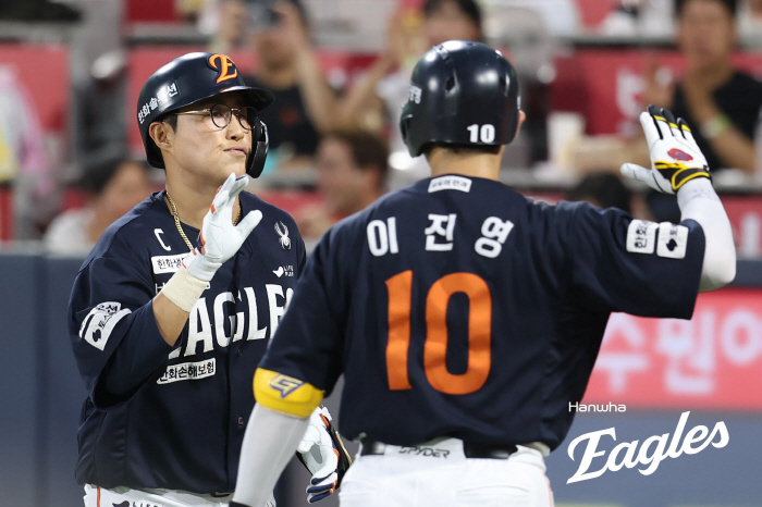 '폰세 12승&채은성 홈런' 완벽했던 6연승! 후반기에도 한화 1위는 이어집니다…KT, 패트릭 데뷔전 2이닝 퍼펙트 