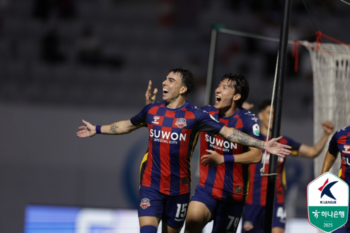 [K리그1 현장리뷰] '윌리안-안드리고 미친 데뷔전' 11위 수원FC, 이정효 광주에 2-1 극장 역전승 '후반기 폭풍 예고'