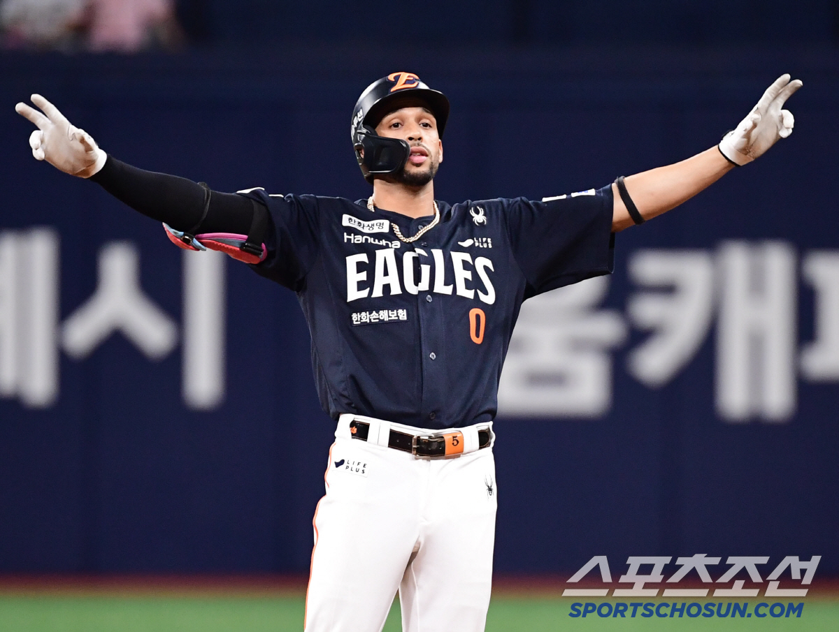 '계약직→정규직 인생 역전' 리베라토의 솔직 고백 "신경 안 쓰일 수가.…