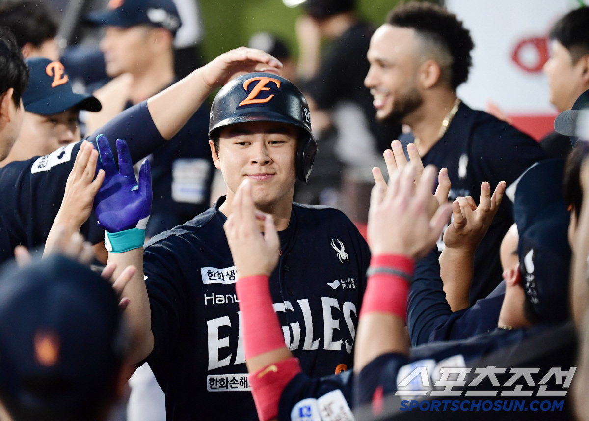 '하늘도 한화를 돕는 건가' 노시환 홈런 터지고, 미친 듯 비가 쏟아졌다…