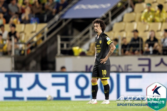 [K리그2 종합리뷰]'7골 난타전에 퇴장까지'...'김지현 2골2도움' …