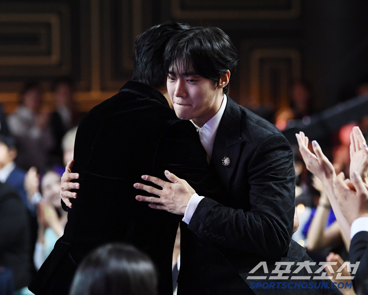 [제4회 BSA] '청룡'이라 가능..'공정'의 이름으로 모인 톱★→콘텐…
