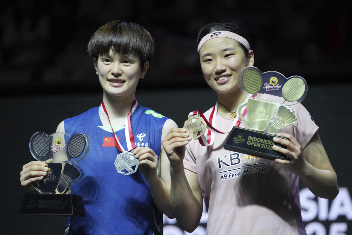 '퍼펙트 우승' 안세영, 일본오픈 제패 시즌 6번째 우승 달성했다…왕즈이…