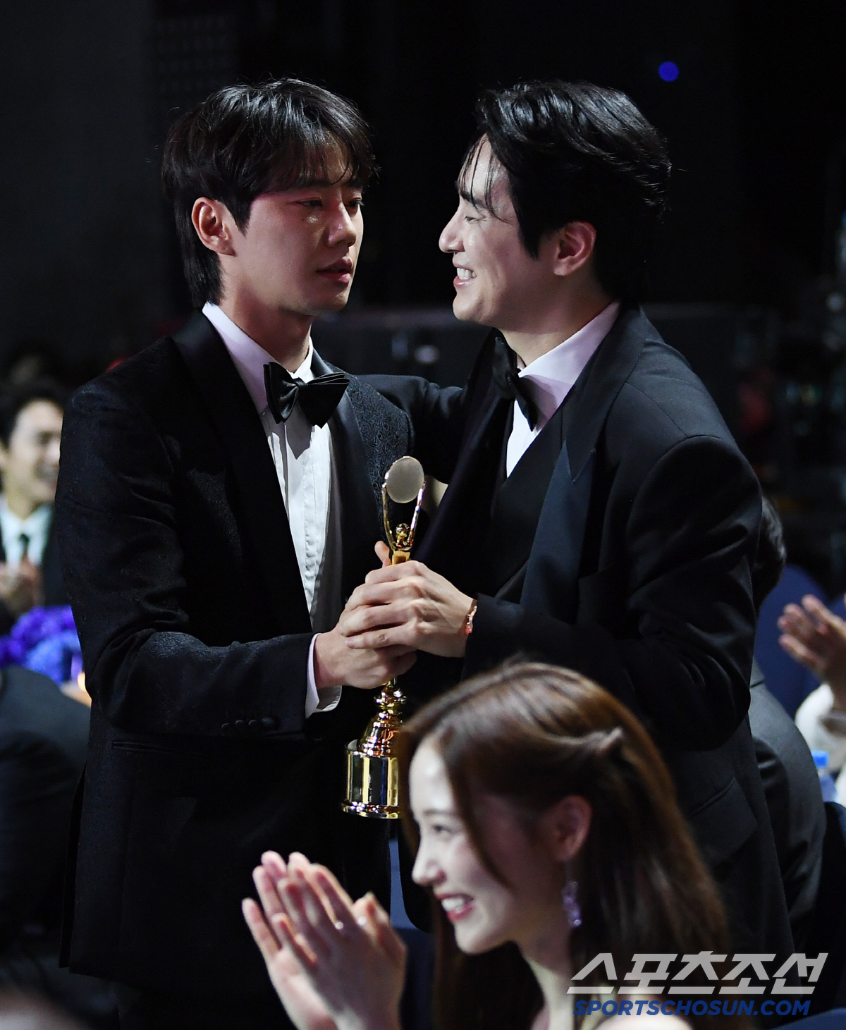 [제4회 BSA] 착각이 선물로…업비트, ‘이름 해프닝’ 이준영에 ‘갤럭…