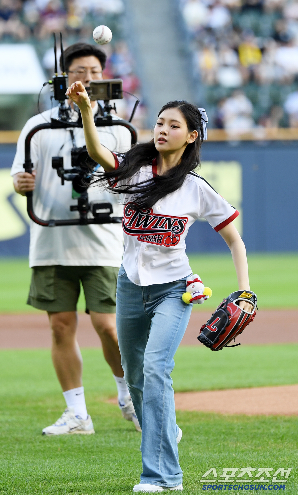 [포토] 베이비돈크라이 이현 '시구 요정'