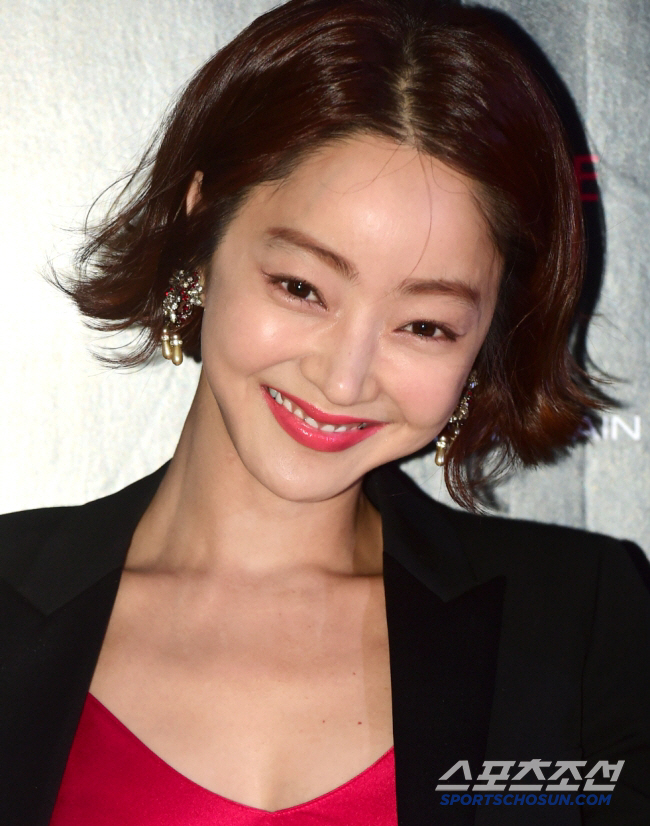 '故김수미 며느리' 서효림, 산사태에 갇혔다 “차 전복·전기 끊겨…처음 겪는 공포”