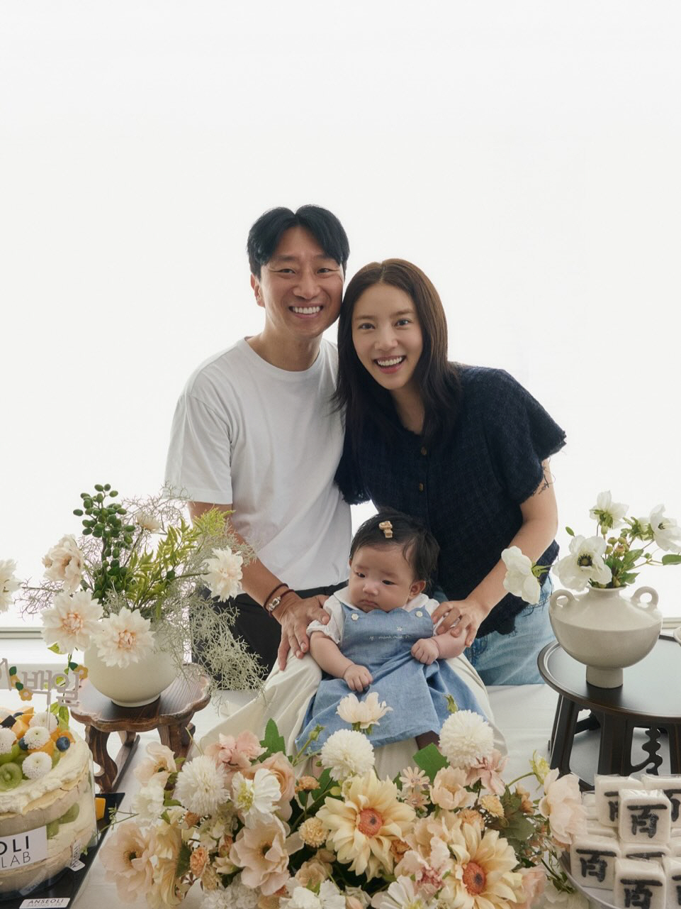 손담비♥이규혁 딸, 금반지 2개 끼고...화려한 100일 잔치 "건강히 …
