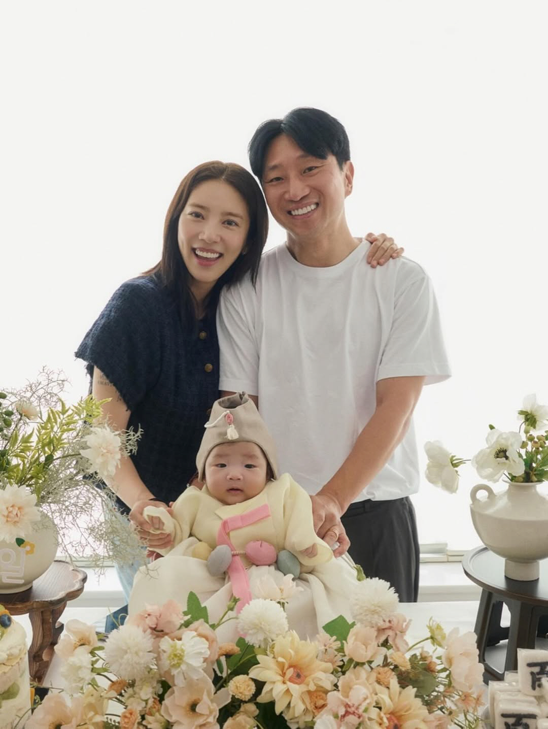 손담비♥이규혁 딸, 금반지 2개 끼고...화려한 100일 잔치 "건강히 …