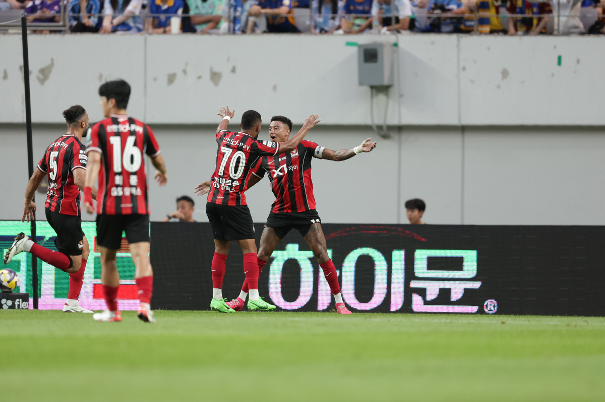 [현장리뷰]"린가드 원더골" 서울, '8년' 울산 징크스 '아듀' 1-0…