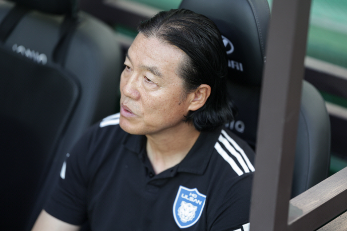 [현장인터뷰]'또 반등 눈물' 김판곤 울산 감독 