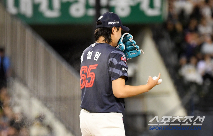 '홍민기가 있었더라면...' 아쉬운 8회. 2-3 역전패 롯데, KIA에 0.5G차 3위 위태롭다