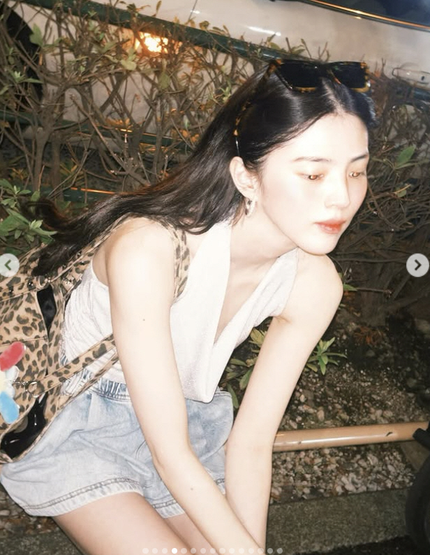 한소희, 타투 다 지웠다더니…치명적 타투+월드투어 매진 '글로벌 올킬'