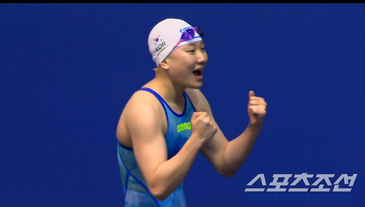 "19세 배영천재,또 해냈다!" '세종대 25학번'이은지 배영100m도 …