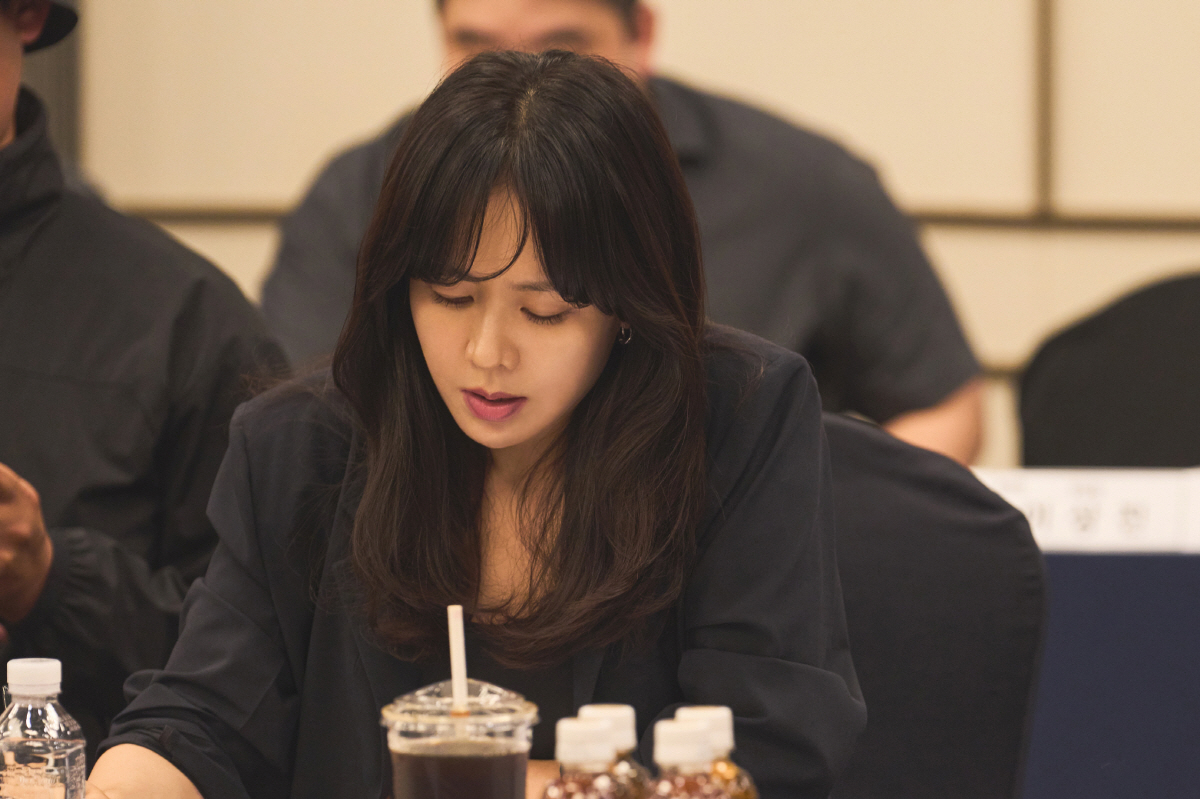 [공식] '대배우' 손예진, '연기력 논란' 조유리 멱살 잡고 끌고갈까.…