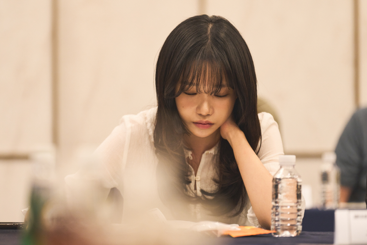 [공식] '대배우' 손예진, '연기력 논란' 조유리 멱살 잡고 끌고갈까.…