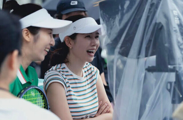 [SCin스타] ‘어쩔 수가 없다’ 촬영장 공개한 손예진, 미모 열일…박…