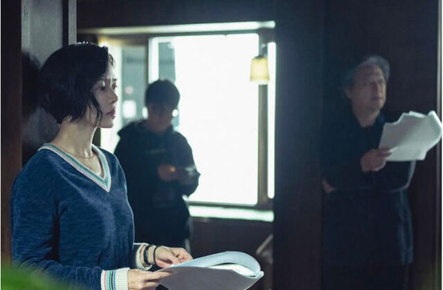 [SCin스타] ‘어쩔 수가 없다’ 촬영장 공개한 손예진, 미모 열일…박…