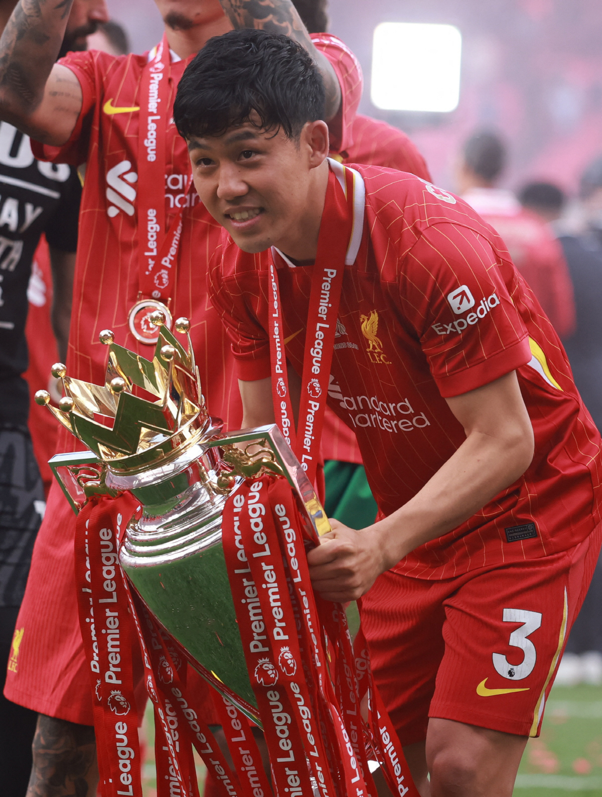 '日 축구 스타' 리버풀서 재기 노린다→일본 투어 29인 명단 포함…이번…
