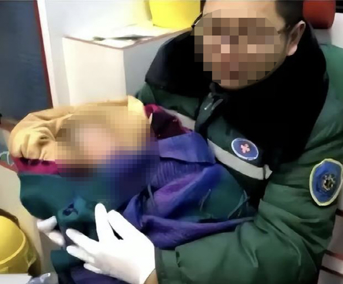 中 여대생 기숙사에서 둘째 출산…"기말시험 공부 하느라"