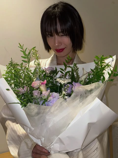 [SCin스타] ‘꽃보다 나나’…팬사랑에 윙크로 보답 “감사합니다♥”