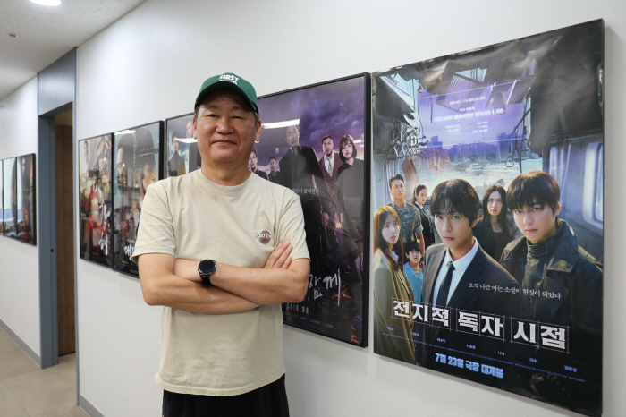 [SC인터뷰] "욕먹다가 영생의 길 걸을 수도"…'전독시' 제작자, 논란의 '국뽕' 성좌에 답하다(종합)