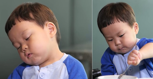 '김준호 25개월 子' 정우, 졸다가도 소고기엔 번쩍..새우살 집어든 먹…