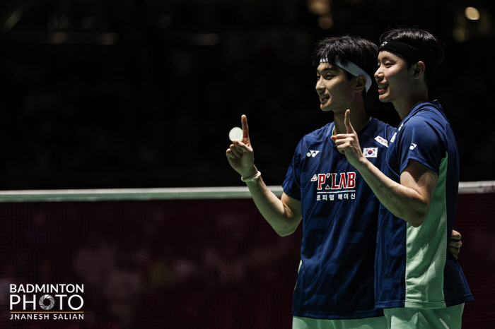 '세계1위 등극 자축쇼' 서승재-김원호, 중국오픈 32강 가볍게 통과…슈…