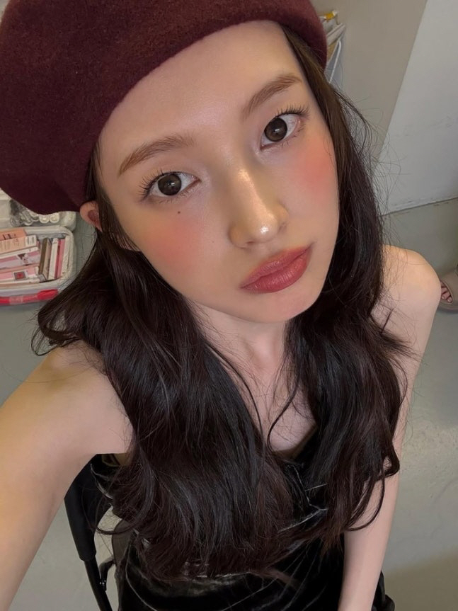 [SCin스타] 오마이걸 아린, 사랑스러움+우아함 다 담았다…꽃보다 아름…