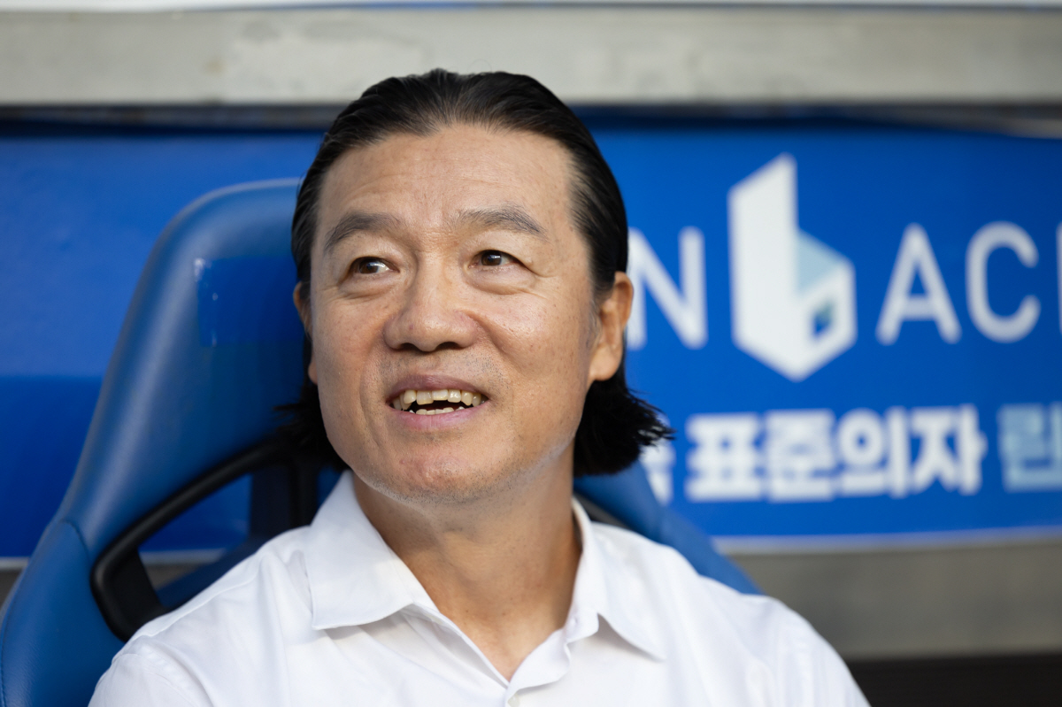 [현장인터뷰]말컹 이름나오자 한숨부터, 황선홍 감독 "피지컬 워낙 좋아 …