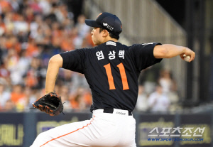 1위팀도 이런 날이.. 엄상백 6실점 와르르 → 두산, 4회에 한화 터뜨렸다. 10-0 리드