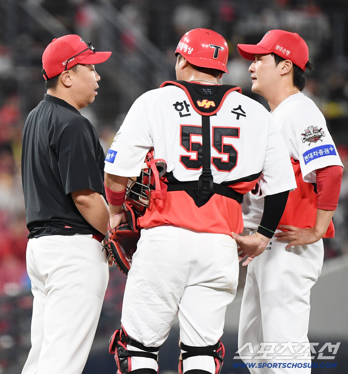 [포토] 전상현 격려하는 이범호 감독