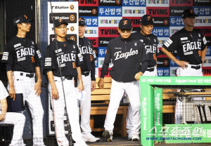 '11연승 도전' 한화, 0-12 벌어지자 리베라토·노시환·채은성·심우준 대거 빼줬다