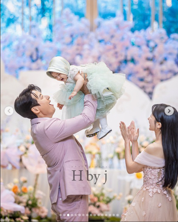 이지훈♥아야네, 결혼식보다 화려한 초호화 돌잔치 그후…"선물 대신 기부"