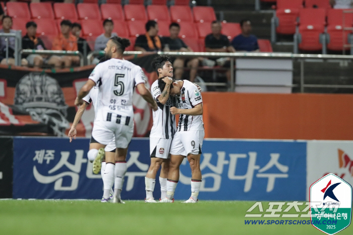 "임창우 美친 극장골"제주,서울에3대2승!8위 도약...'서울킬러'제주의…