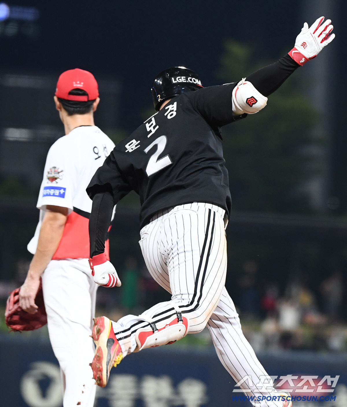 '3B1S에서 돌렸다.' 결승 투런포 만든 25세 4번 타자 "볼넷보다 …