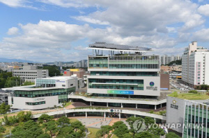 '보전녹지지역' 광주 금당산서 파크골프장 불법 운영 말썽