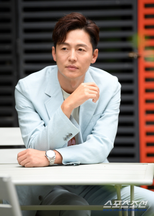 이정진 '46세 노총각' 이유 "호감가는 女 만나면 말 안해, 두려움 있…